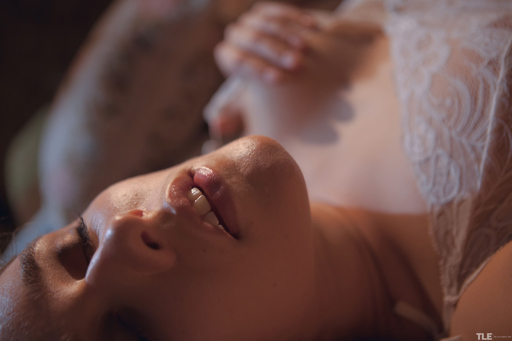 Timana in 'Oriental Curves' via - 02 Timana in 'Oriental Curves' via - 02
